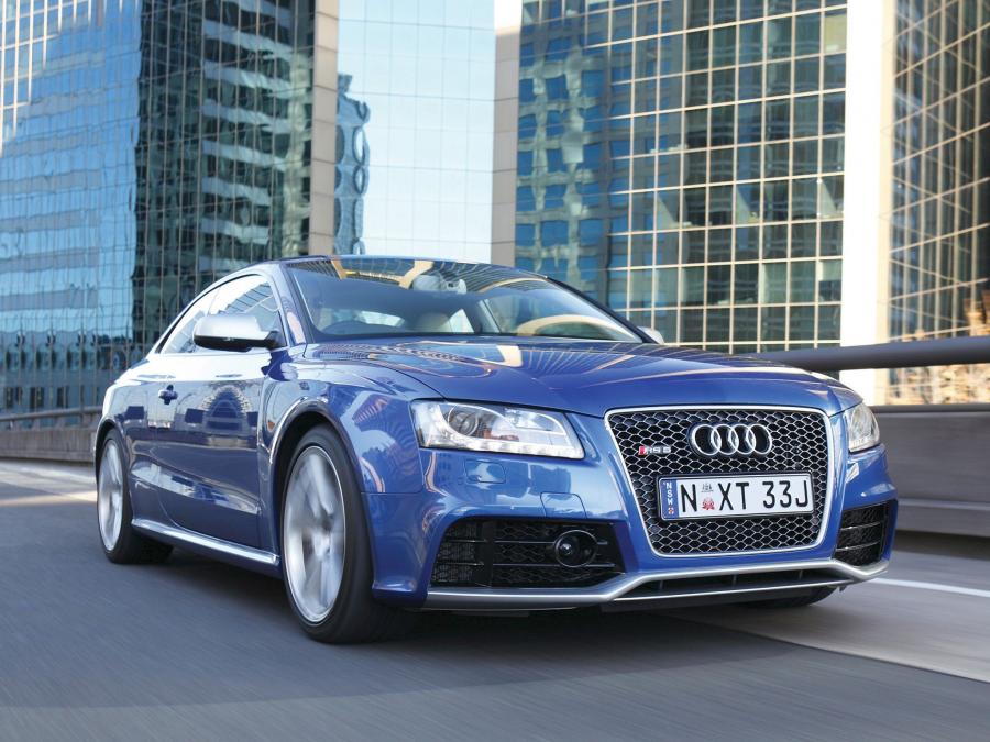  Audi RS5 Coupe 2010 года  (AU) (фото 3 из 18)